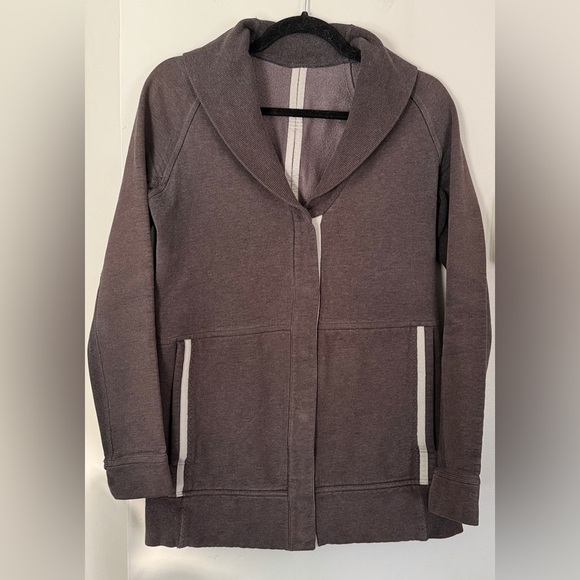 Lululemon Ying To My Yang Cardigan Grey Jacket (not black as seen in stock photo - Picture 3 of 7
